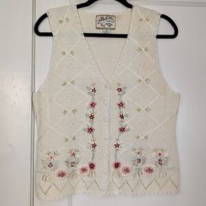 Vintage Heirloom Collectibles Embroidered Knit Vest Cottagecore M